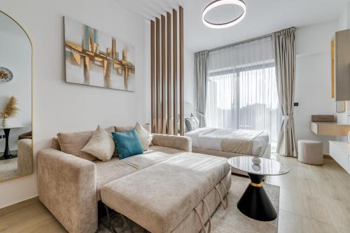 GLOBALSTAY Stylish Apt - Pool, Gym, Free Parking - Elysee 3, Дубай (фото 8)
