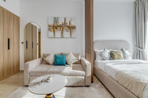 GLOBALSTAY Stylish Apt - Pool, Gym, Free Parking - Elysee 3, Дубай (фото 9)