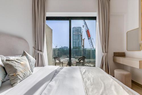 GLOBALSTAY Stylish Apt - Pool, Gym, Free Parking - Elysee 3, Дубай (фото 10)