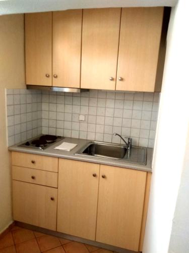 Studio Apartment with Sea View image 1