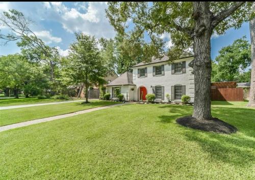 Home with pool! Enjoy savings of 20-30 percent off today! in Cypress