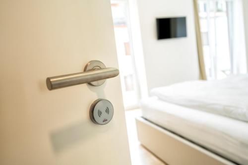 Capitol Rooms - image 11
