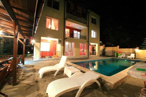 Deluxe Poolview Maisonette Paris in Panoramic Roof Complex, Balchik (photo 2)