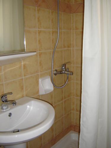 One-Bedroom Apartment with Sea View (4 Adults) image 1