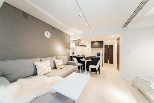 Roppongi 2 bedrooms 3 beds