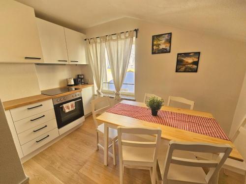 Old Town Modern Charm Apartment in Hall in Tirol