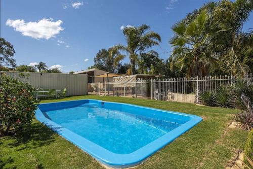 " Roseneath" Queen Room with Private Bathroom in Northam