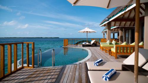 泳池, 布倫尼亞科特法魯酒店 (Brennia Kottefaru Maldives) in 拉加環礁