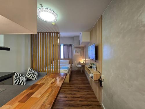 1BR Suite Ridgewood Towers Near BGC Airport #RW17-1, Manila