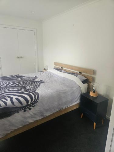 Bright, central and private home in Frankston in Frankston