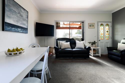 Family Comfort in the Stunning Sisters Beach in Sisters Beach