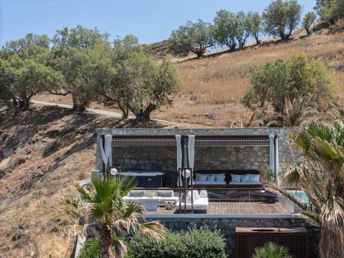 Villa with Sea View image 10