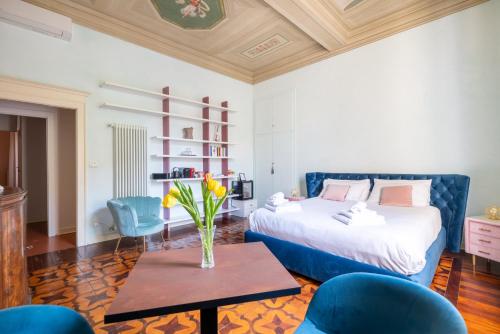 Aldrovandi suite and rooms with private garden in Болоня