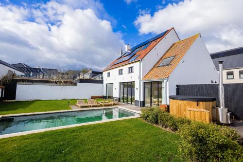 Kert, Souljoy Sanctuary - luxury Holiday design House with 7 rooms, 6 bathrooms for 14 people in Stalhille