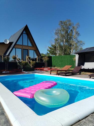 A Frame Vila sa Saunom Jakuzi kadom i toplim bazenom