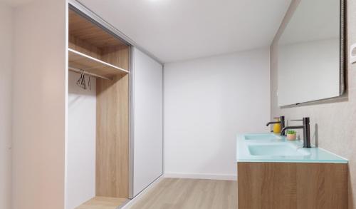 Urban apartment 4 BAJO - Housevanlive, Валенсия (фото 10)