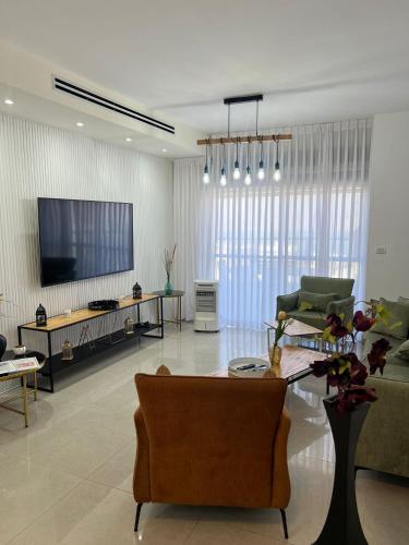 Kineret sheli- 4Bedrooms luxury apartment with stunning lake view – khách sạn tại Upper Tiberias