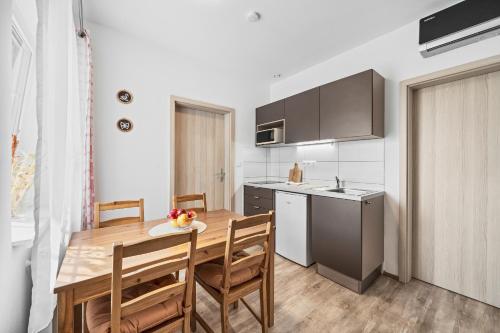 Stará Brusírna (Stara Brusirna) in Satov