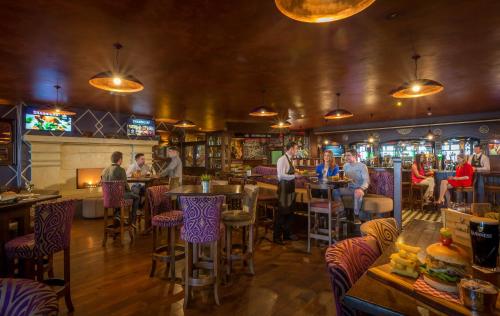 Bar/ Salón, The Inn at Dromoland in Newmarket On Fergus