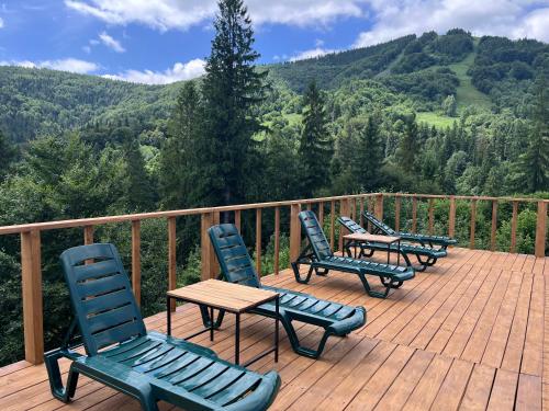 Svømmebasseng, Hillside in Slavske