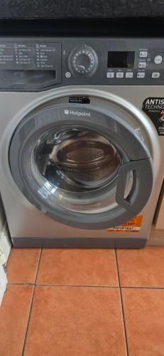 Waterworks En suite Rooms with Private Living Room in สเกโกเนล