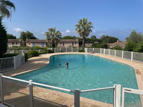 petite maison à l entrée de st Tropez (petite maison a l entree de st Tropez) in Gassin