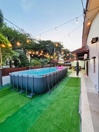 Kulai Neon Bliss Villa near Wong pub