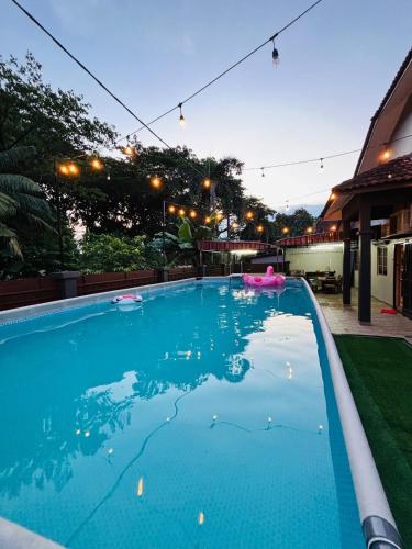 Kulai Neon Bliss Villa near Wong pub