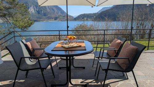  Ledro Casa Pino al Lago mit direktem Seezugang, Unterkunft in Mezzolago
