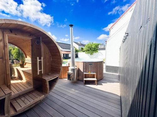 Pezsgőfürdő, Souljoy Sanctuary - luxury Holiday design House with 7 rooms, 6 bathrooms for 14 people in Stalhille