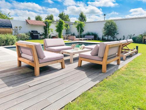 Kert, Souljoy Sanctuary - luxury Holiday design House with 7 rooms, 6 bathrooms for 14 people in Stalhille
