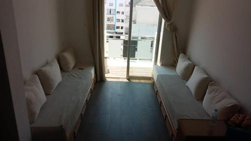 Two-Bedroom Apartment with Balcony and Sea View image 5