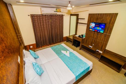 Deluxe Double Room image 7