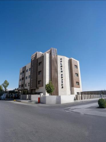 Golden Suites Hotel - image 10