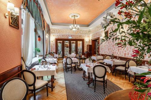 Étterem, Hotel H15 Francuski Old Town - Destigo Hotels near 19.Századi Lengyel Festészet Galéria