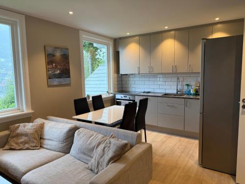 Modern apartment with free parking in Arstad