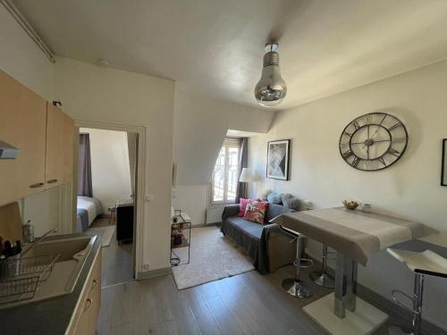 Eiffel Apartment, Париж