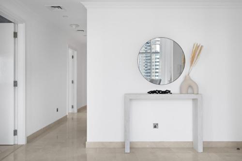 Luxury 4BR w Marina Views Near Beach & Mall, Dubaï (photo 7)