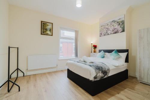 Entire 3 Bedroom House, Salford 20, Manchester (foto 9)
