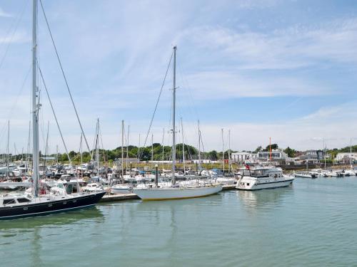 Vista exterior, Bosuns Locker in Lymington Town