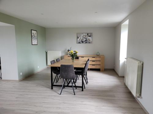 L'oustal de Léon (L'oustal de Leon) in Cassagnes-Begonhes