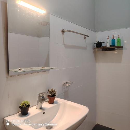 Deluxe Double Room image 10