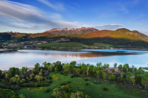NEW 5 Bedroom House All Season Paradise Powder Mountain Views & Golfing - image 8