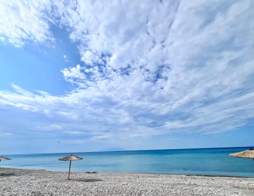 The Beach house in Platanitis Maronia