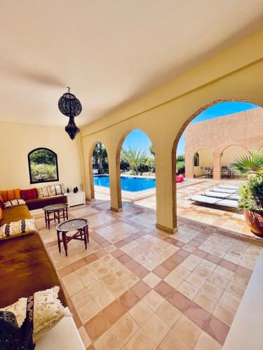 Luxury Spot 2026 - Riad Sahara Experience - Piscine in Sidi Binnzarene