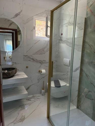 Shower, Syvota Sunset Apartments in Perdika