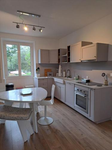 La maison de Léopold et Maurice (La maison de Leopold et Maurice) in La Chapelle En Vercors