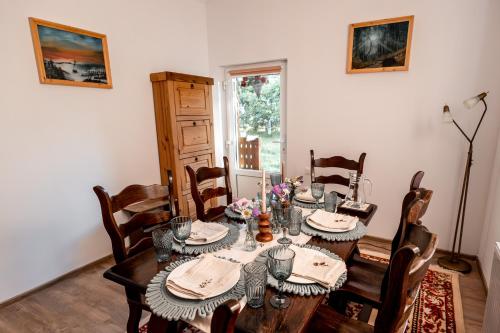 Casa Izvoru Mureșului (Casa Izvoru Muresului) in Marosfő