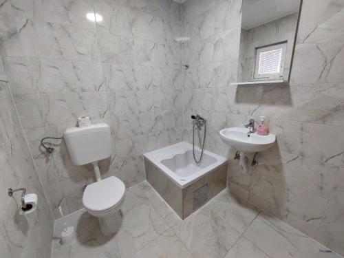 ห้องน้ำ, Vila Arapović, Maloševići 56 (Vila Arapovic, Malosevici 56) in ซิโตมิสลิซี