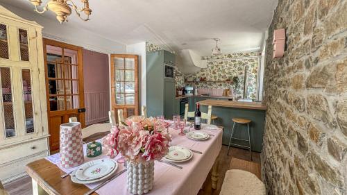 virtuve, La Maison de Cécile (La Maison de Cecile) in Cahan